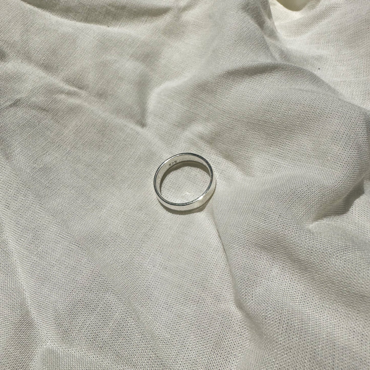 Hand carved sterling silver approx 5mm wide band