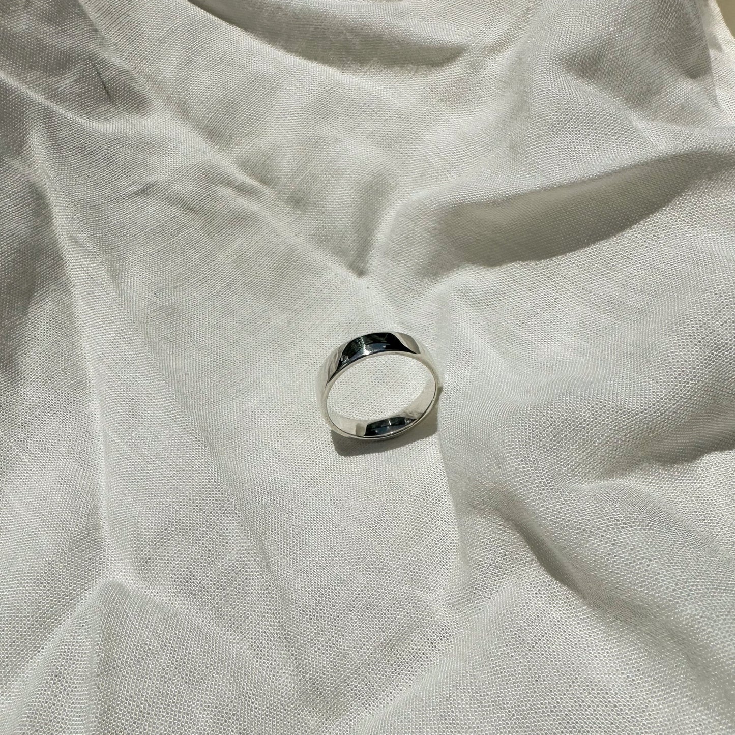 Hand carved sterling silver approx 5mm wide band